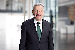 Bernhard Wimmer ist der Arbeitgebervertreter im Vorsitz des mhplus Verwaltungsrats.