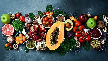 Verschiedene Obst- und Gemüsesorten mit wirksamen Antioxidantien