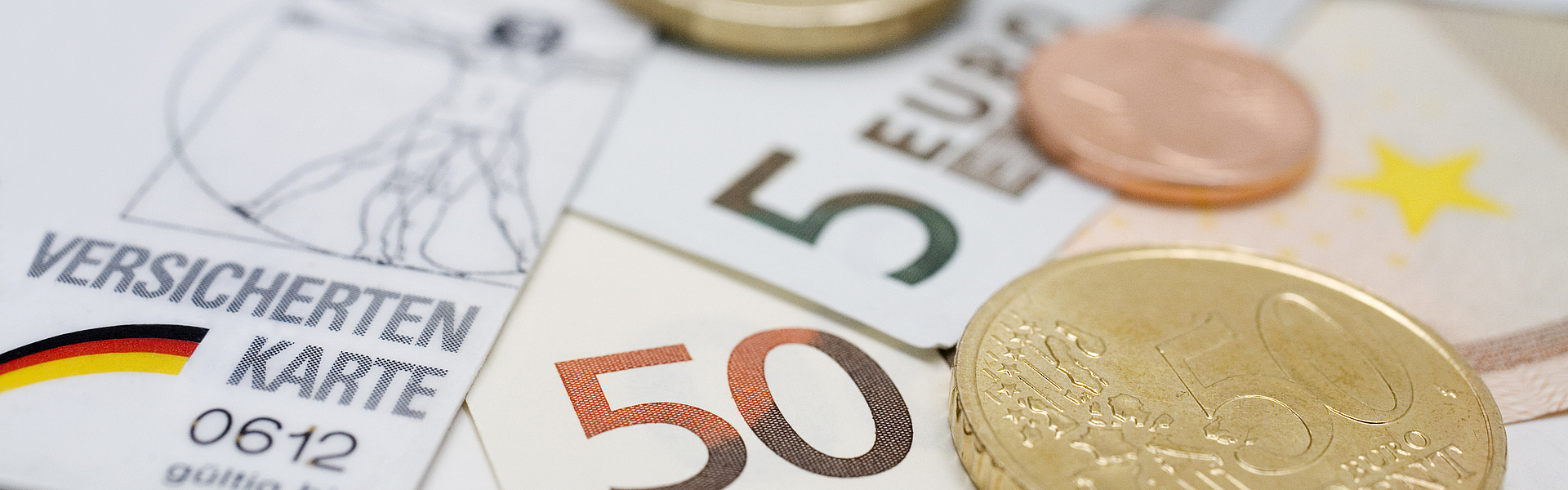Wenn man zum Beispiel ein Rezept einlöst muss die Rezeptgebühr mit Geld bezahlt werden.