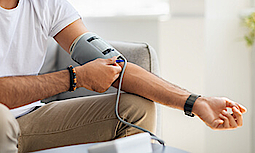 Blutdruckmessen gegen Schlaganfall