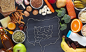 Verschiedene Naturprodukte für einen gesunden Darm.